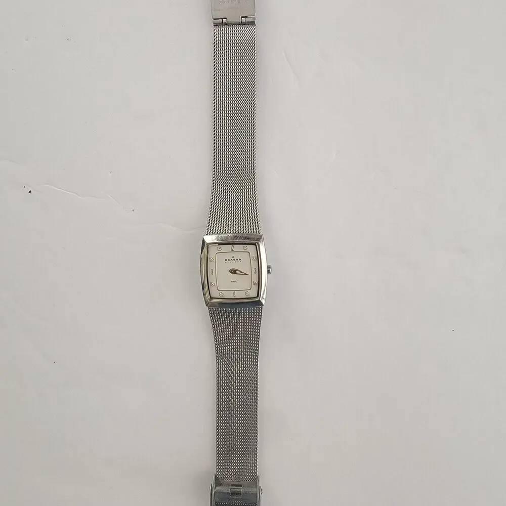 Skagen Womens Watch White Dial Silver Case Silver Mesh Bracelet Quartz